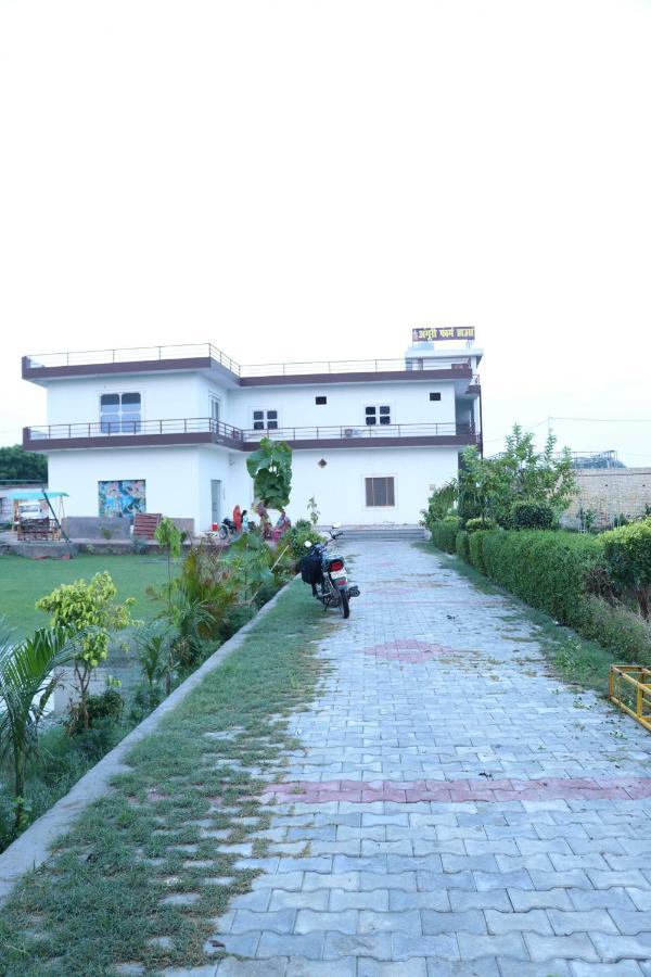 Hotel O Pop Angoori Farm House Mathura Exterior foto